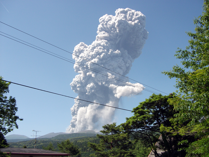 新燃岳噴火7(jpg,479k)