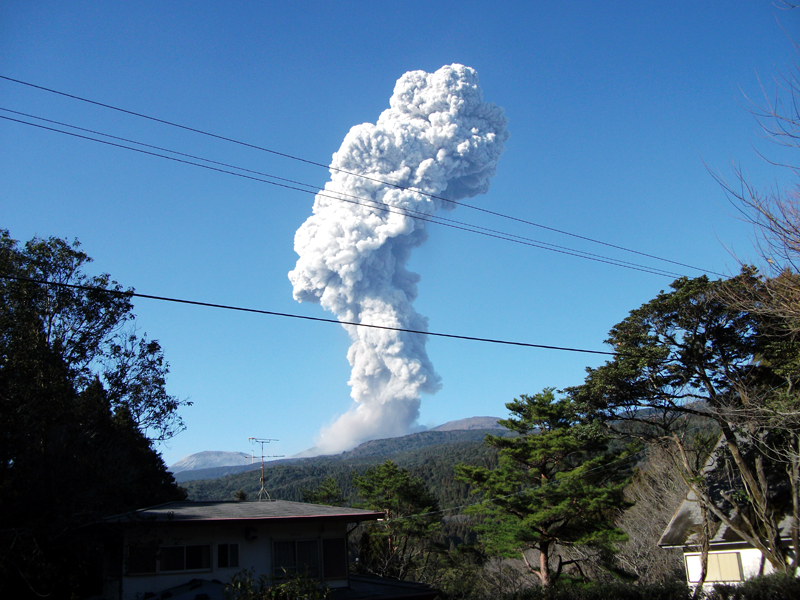 新燃岳噴火4(jpg,469k)