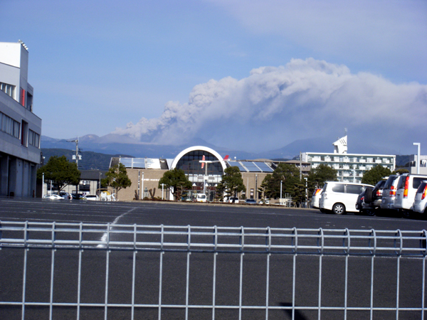 新燃岳噴火d(jpg,247k)